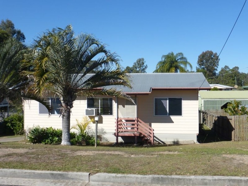 4 Loder Street, Southside QLD 4570