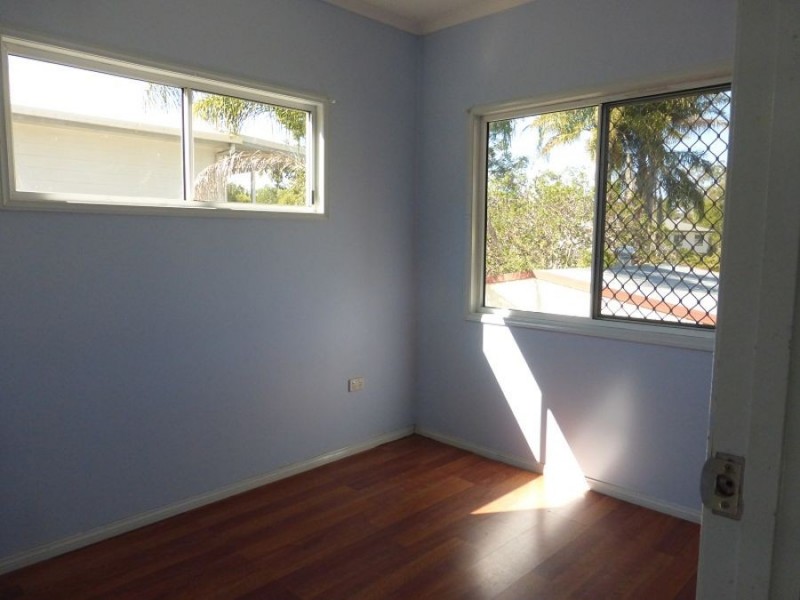 4 Loder Street, Southside QLD 4570