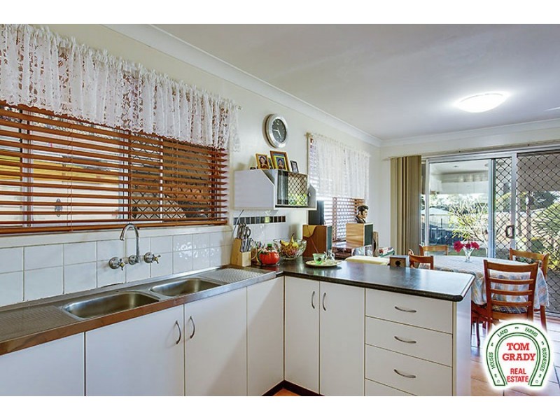 2 Johnstone Road, Southside QLD 4570