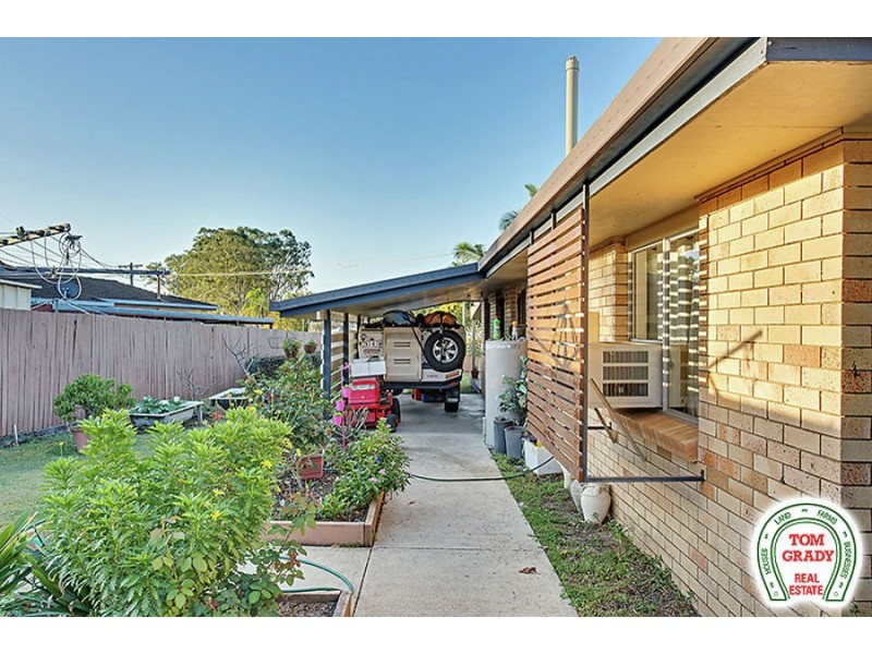 2 Johnstone Road, Southside QLD 4570