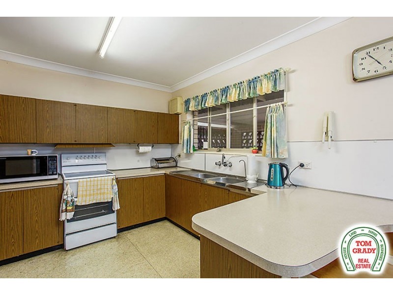 2 Grevillea Avenue, Southside QLD 4570