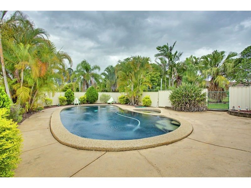 2 Grevillea Avenue, Southside QLD 4570