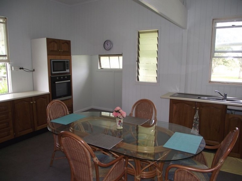 7 Theebine Road, Theebine QLD 4570