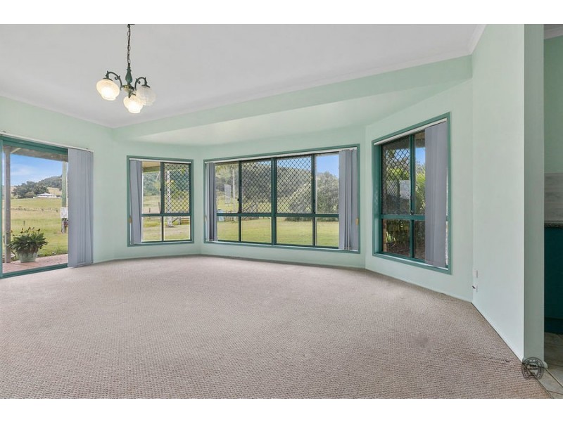 37 Parsons Road, Coondoo QLD 4570