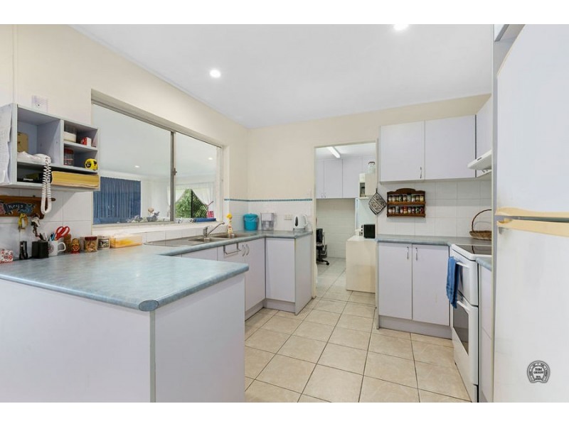 8 Thompson Road, Ross Creek QLD 4570