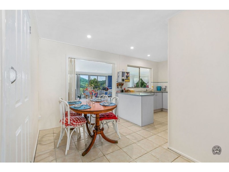 8 Thompson Road, Ross Creek QLD 4570