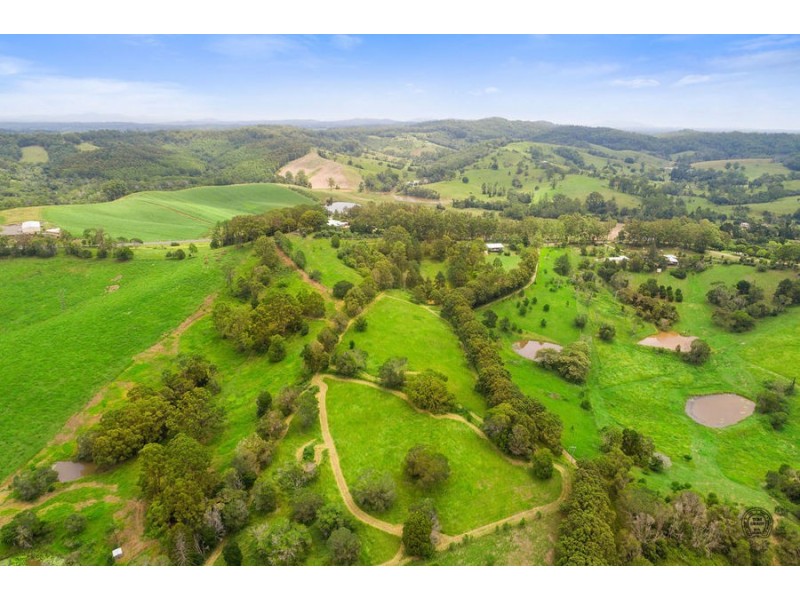 8 Thompson Road, Ross Creek QLD 4570