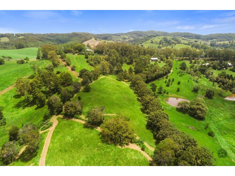 8 Thompson Road, Ross Creek QLD 4570