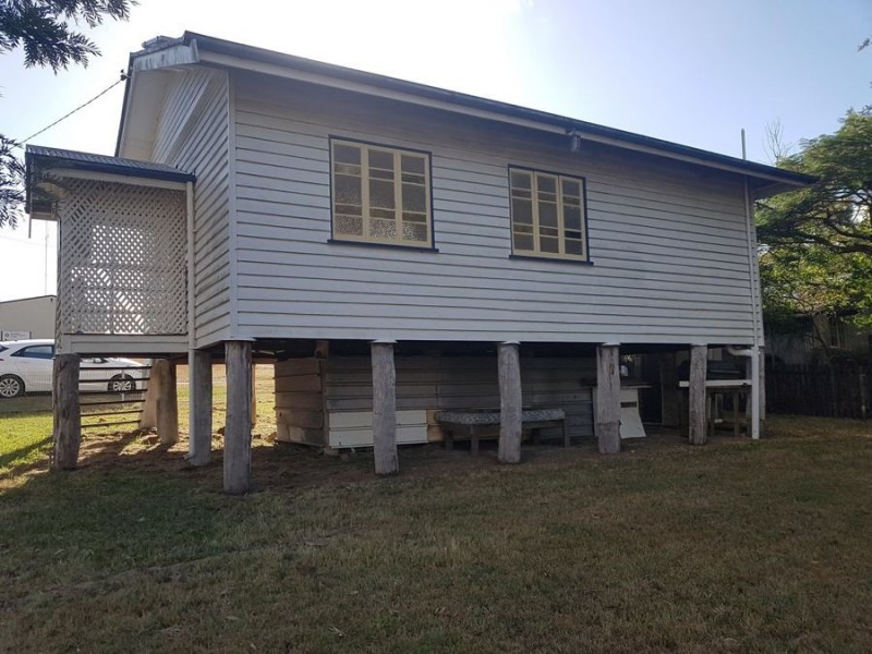 8 Chamberlain Street, Woolooga QLD 4570