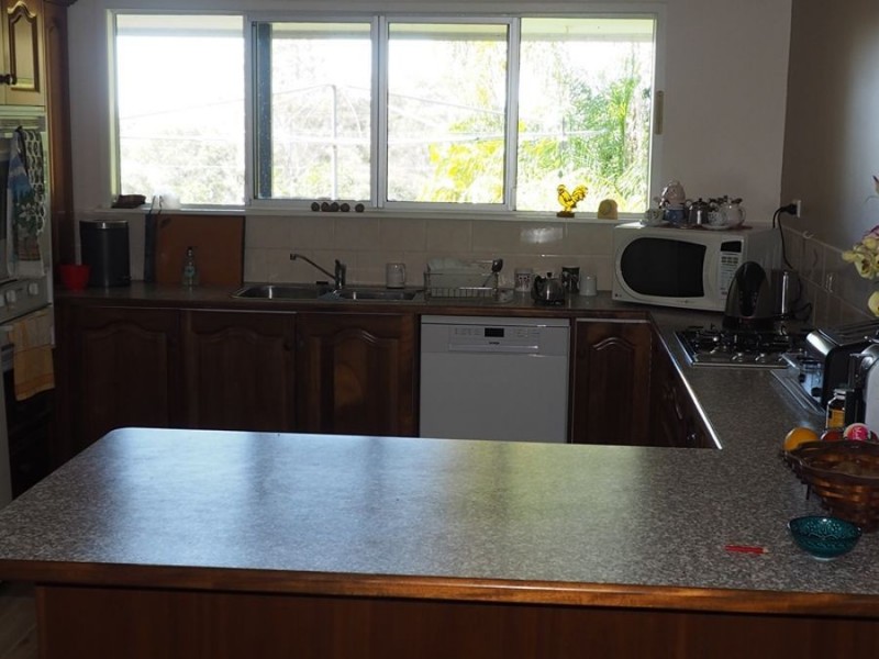 234 McIntosh Creek Road, Jones Hill QLD 4570