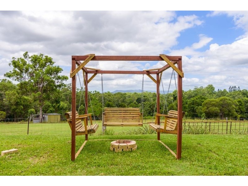 561 McIntosh Creek Road, Mcintosh Creek QLD 4570