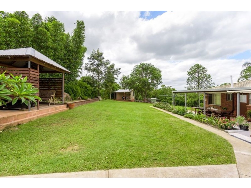 561 McIntosh Creek Road, Mcintosh Creek QLD 4570
