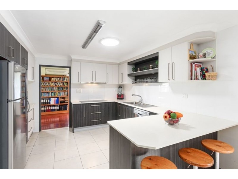 561 McIntosh Creek Road, Mcintosh Creek QLD 4570