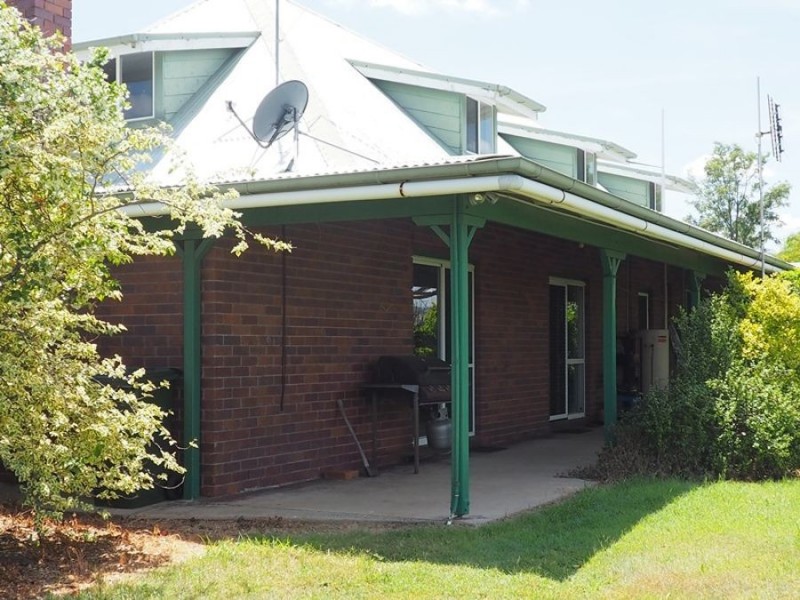 102 Hinchcliffes Road, Sunny Nook QLD 4605