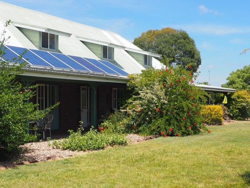 102 Hinchcliffes Road, Sunny Nook QLD 4605