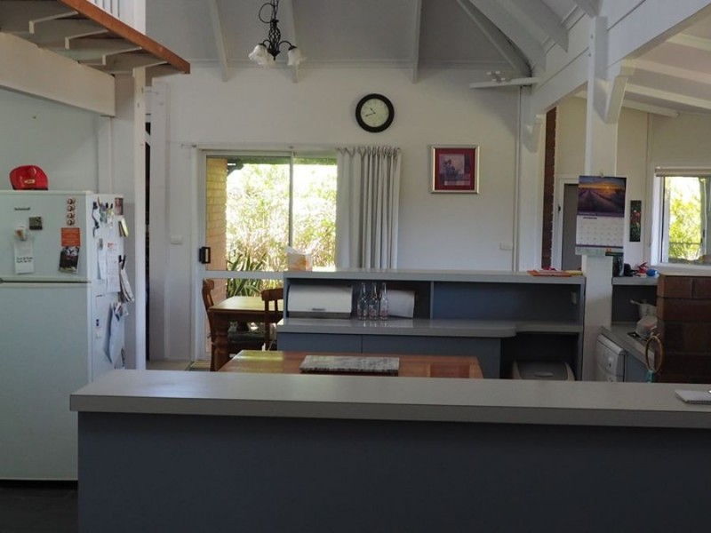 102 Hinchcliffes Road, Sunny Nook QLD 4605