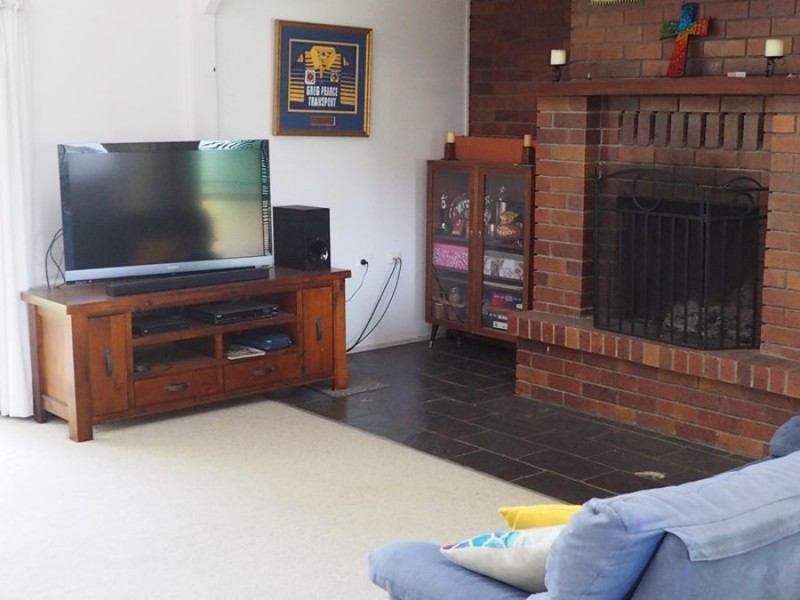 102 Hinchcliffes Road, Sunny Nook QLD 4605