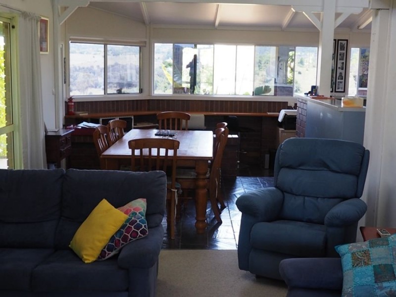 102 Hinchcliffes Road, Sunny Nook QLD 4605