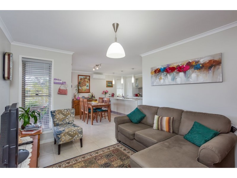 33 Watson Road, Southside QLD 4570