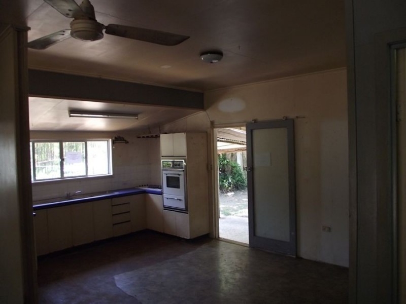 61 Window Road, Canina QLD 4570