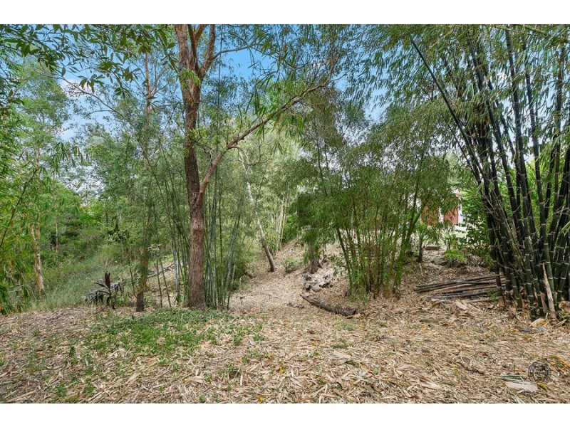 102 Sorensen Road, Southside QLD 4570