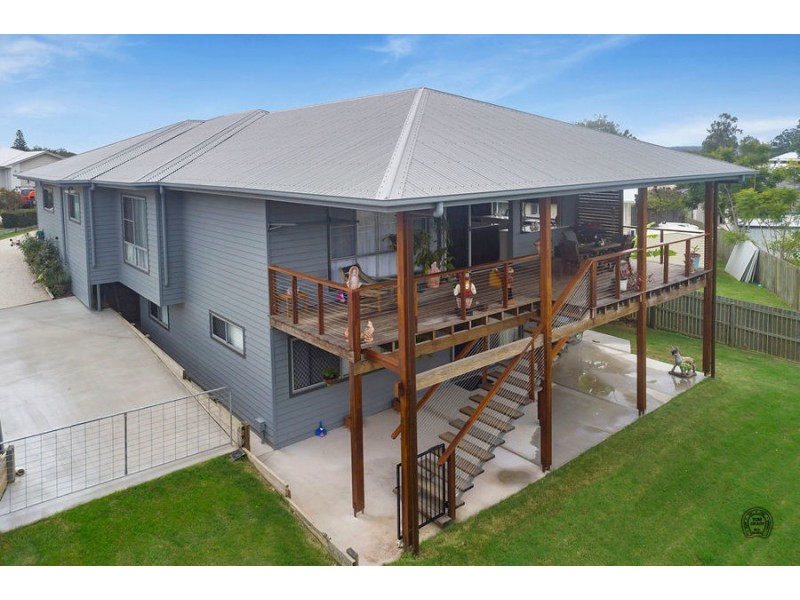 5 Diamond Court, Southside QLD 4570