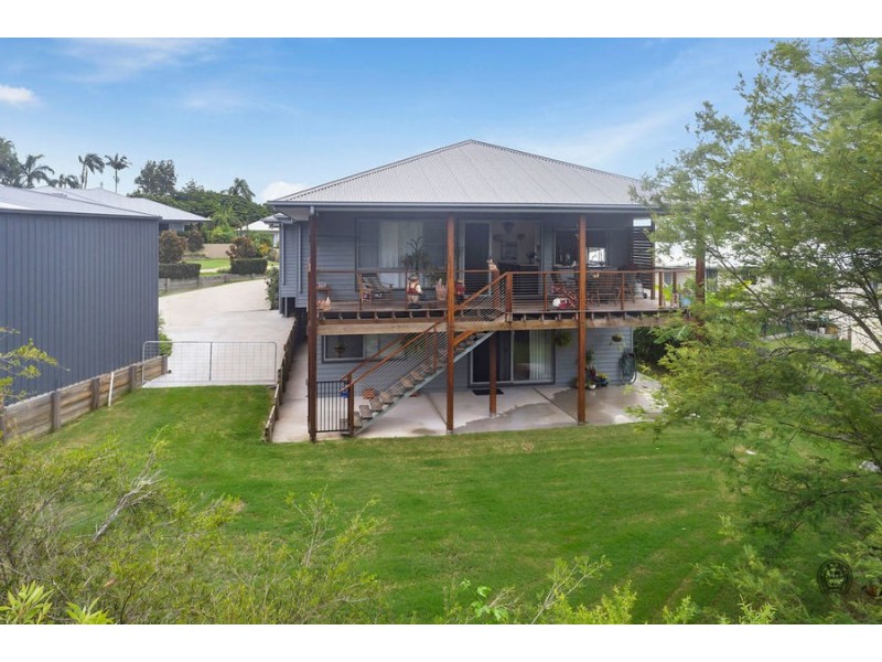 5 Diamond Court, Southside QLD 4570