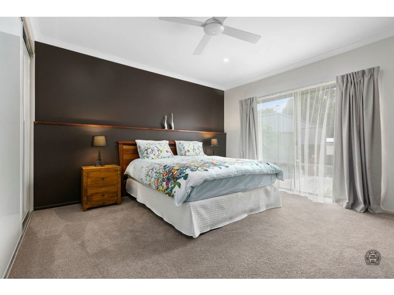 5 Diamond Court, Southside QLD 4570