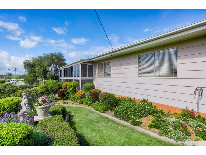 3 Barton Road, Victory Heights QLD 4570