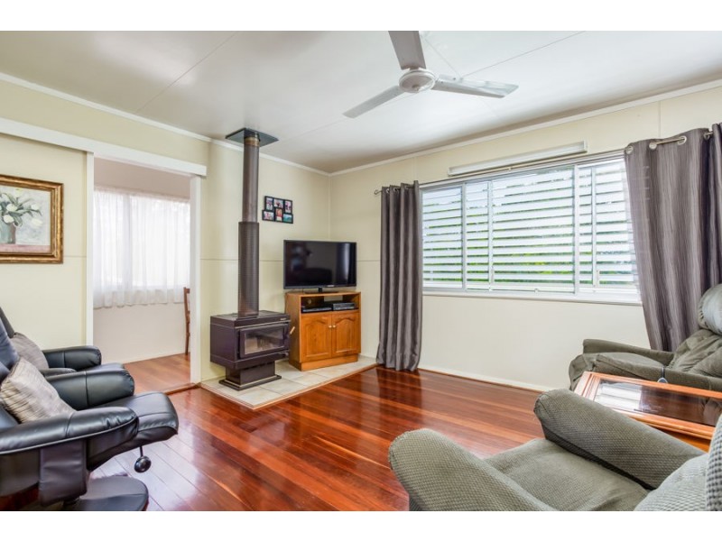 3 Barton Road, Victory Heights QLD 4570