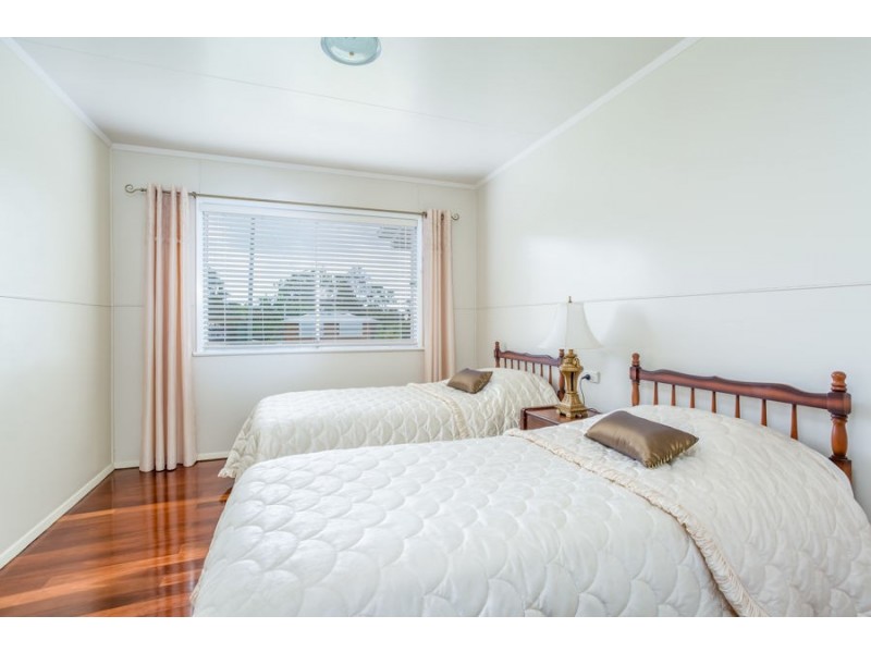3 Barton Road, Victory Heights QLD 4570
