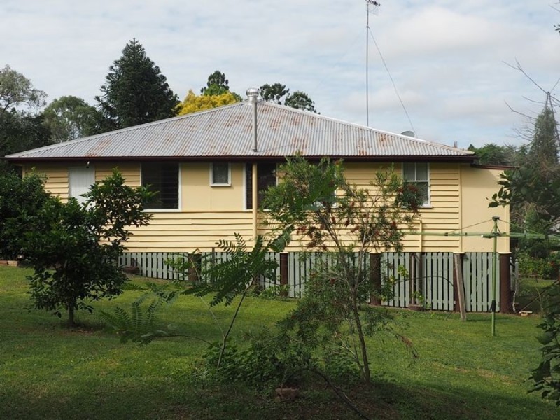 6 Booubyjan Street, Goomeri QLD 4601