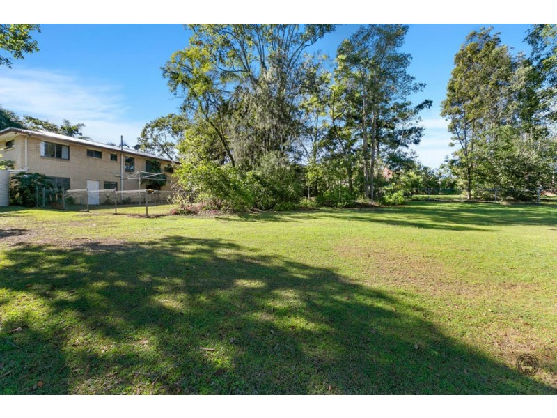 62 Watson Road, Southside QLD 4570