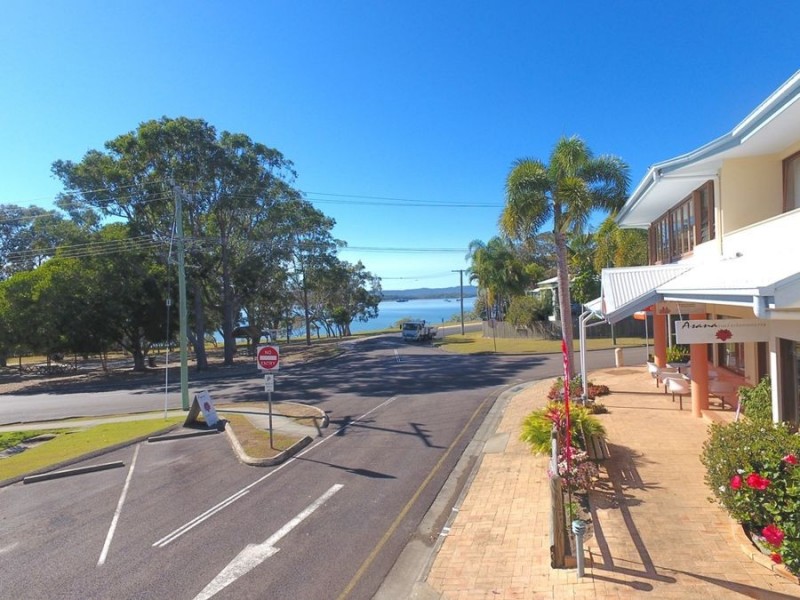 2 Gympie Road, Tin Can Bay QLD 4580
