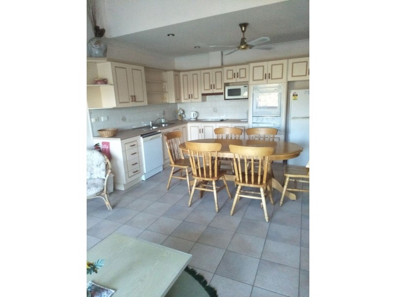 2 Gympie Road, Tin Can Bay QLD 4580