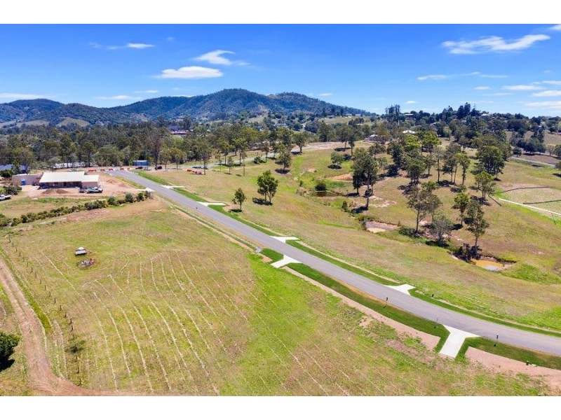 Walters Way, Chatsworth QLD 4570