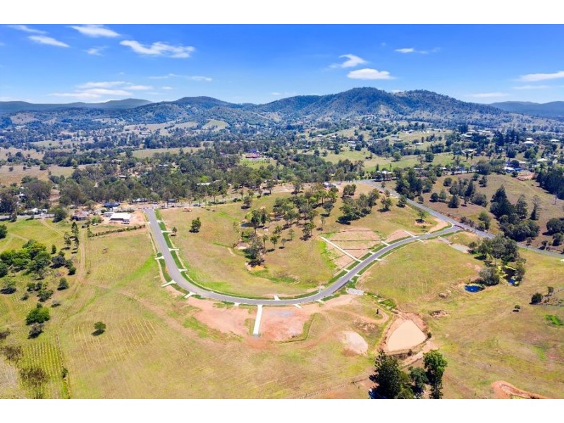 Walters Way, Chatsworth QLD 4570