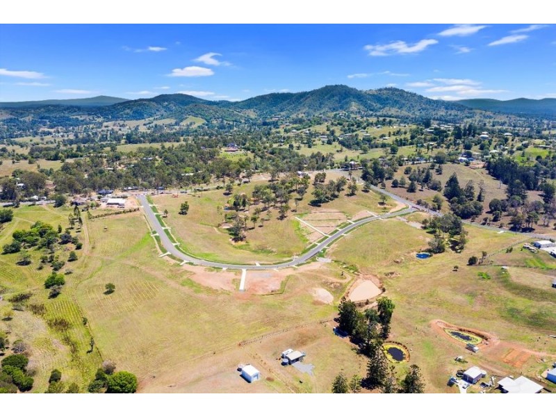 Walters Way, Chatsworth QLD 4570