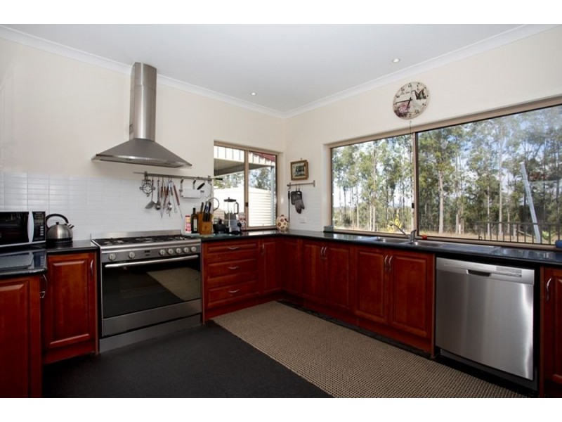 206 Caulleys Road, Paterson QLD 4570