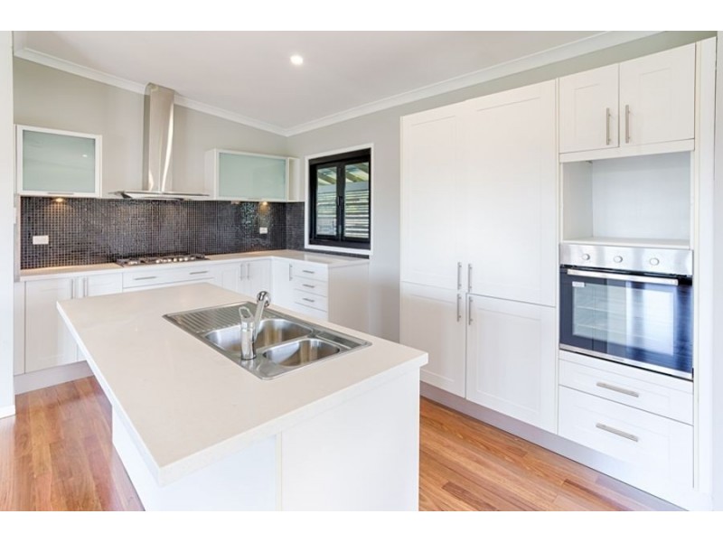 111 Cootharaba Road, Victory Heights QLD 4570