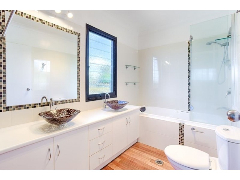 111 Cootharaba Road, Victory Heights QLD 4570