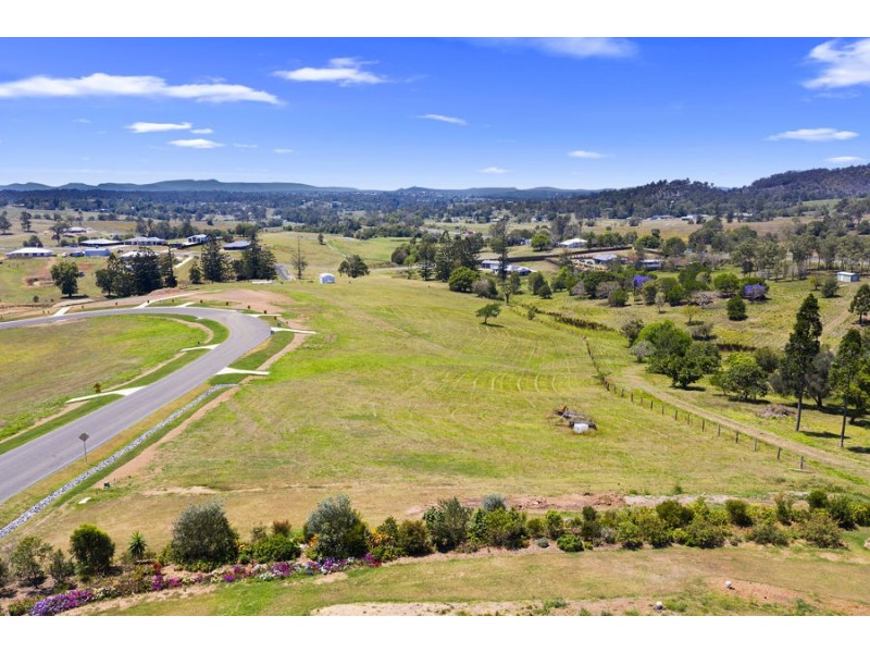 45 Walters Way, Chatsworth QLD 4570