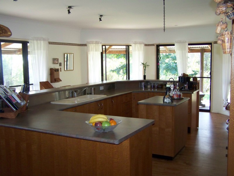 Mcintosh Creek QLD 4570