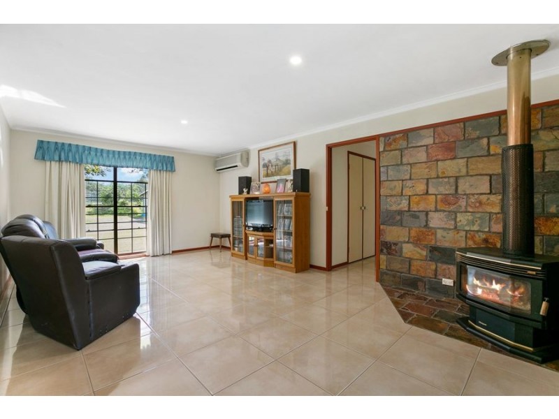 122 Shadbolt Road, Mothar Mountain QLD 4570