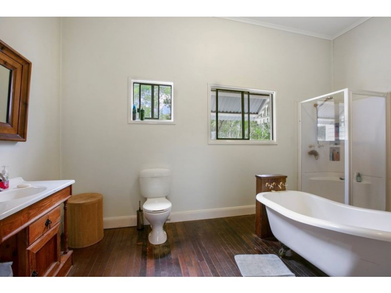 7 McNeil Road, Cedar Pocket QLD 4570