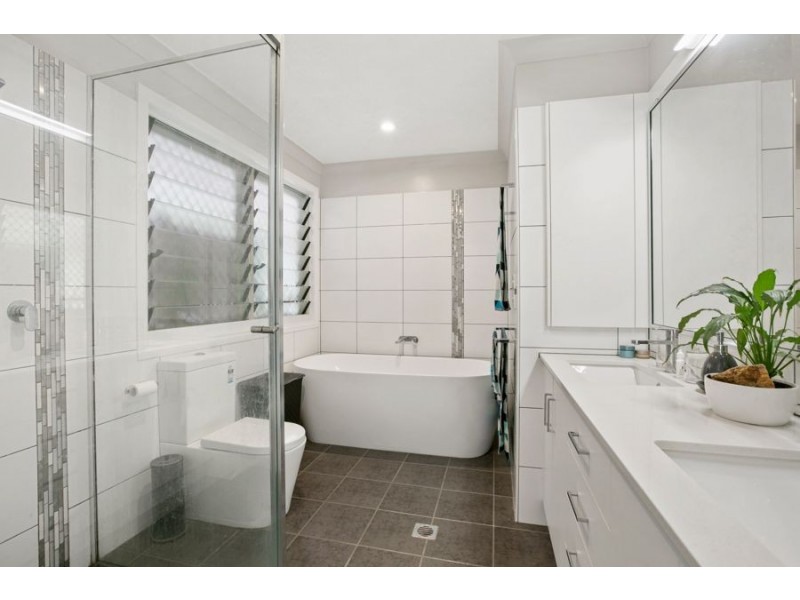 52 Rodney Road, Curra QLD 4570