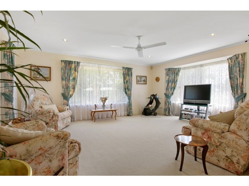 6 Farmborough Court, Southside QLD 4570