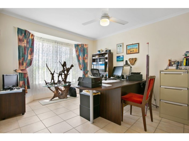 6 Farmborough Court, Southside QLD 4570