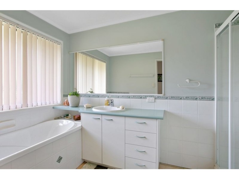 6 Farmborough Court, Southside QLD 4570