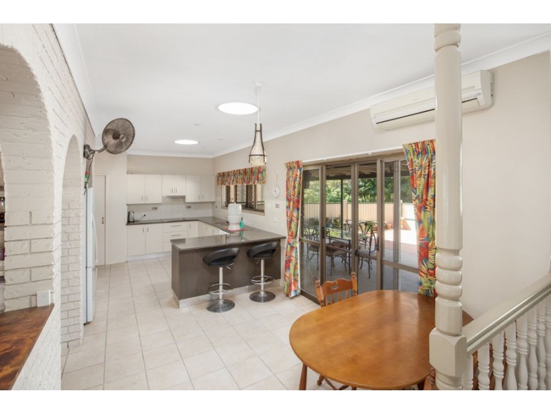 9 Luckona Crt, Southside QLD 4570